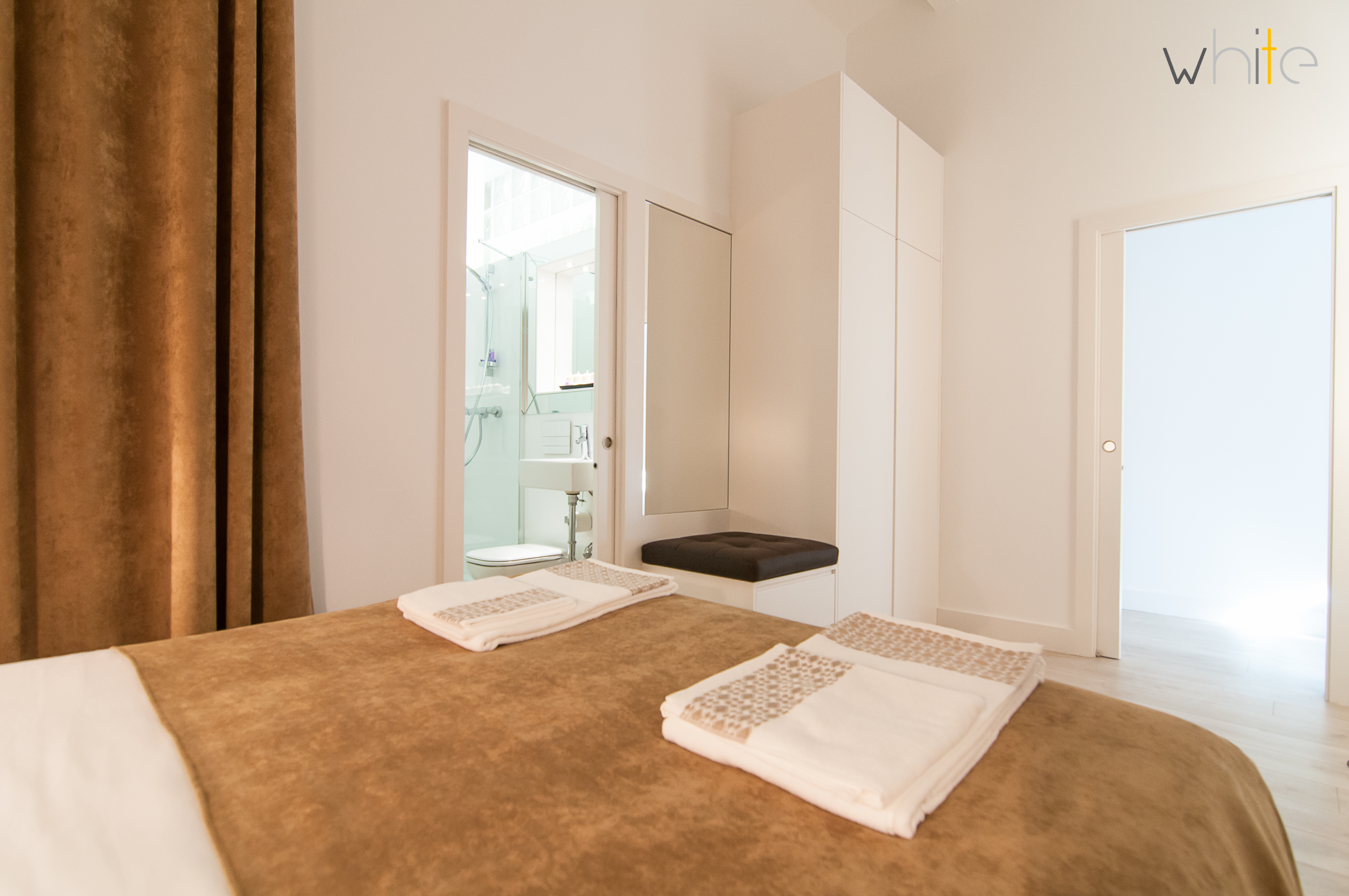 WHITE GRAN VIA interiorismo pepenietostudio