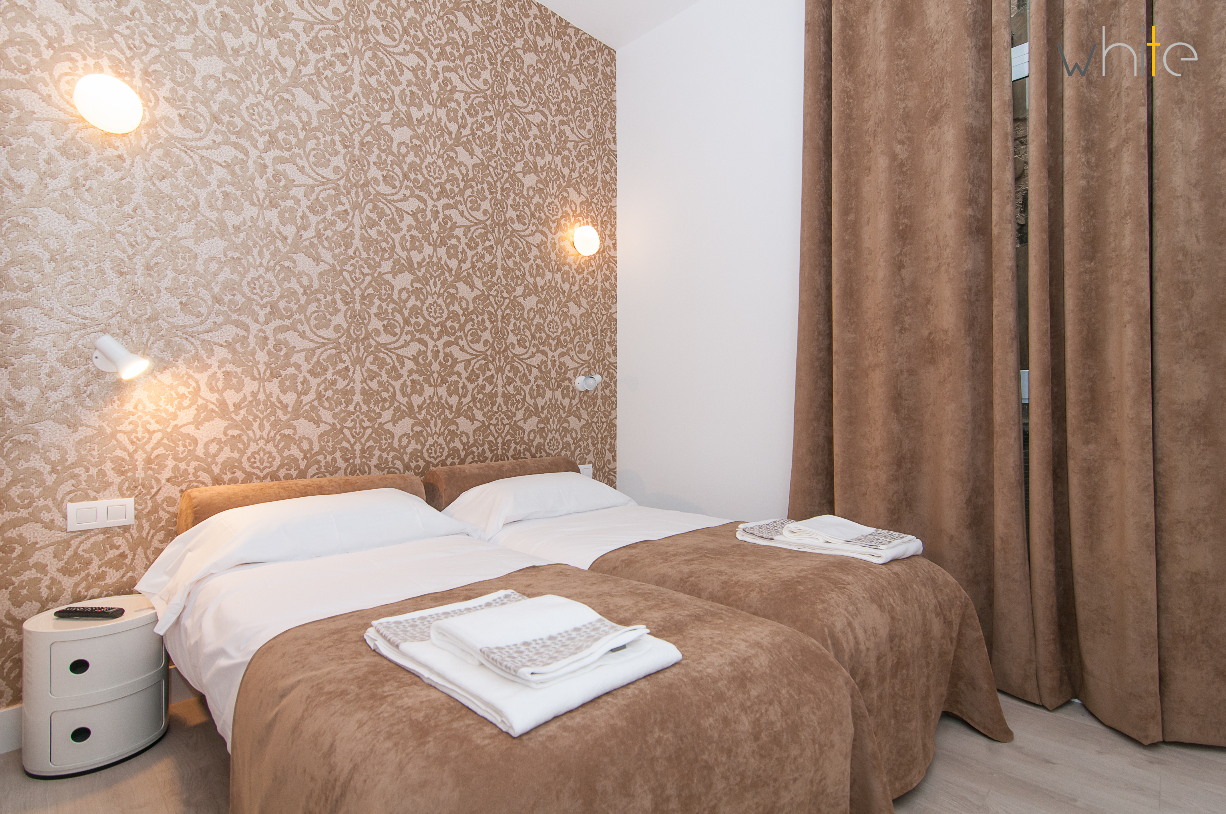 WHITE GRAN VIA interiorismo pepenietostudio