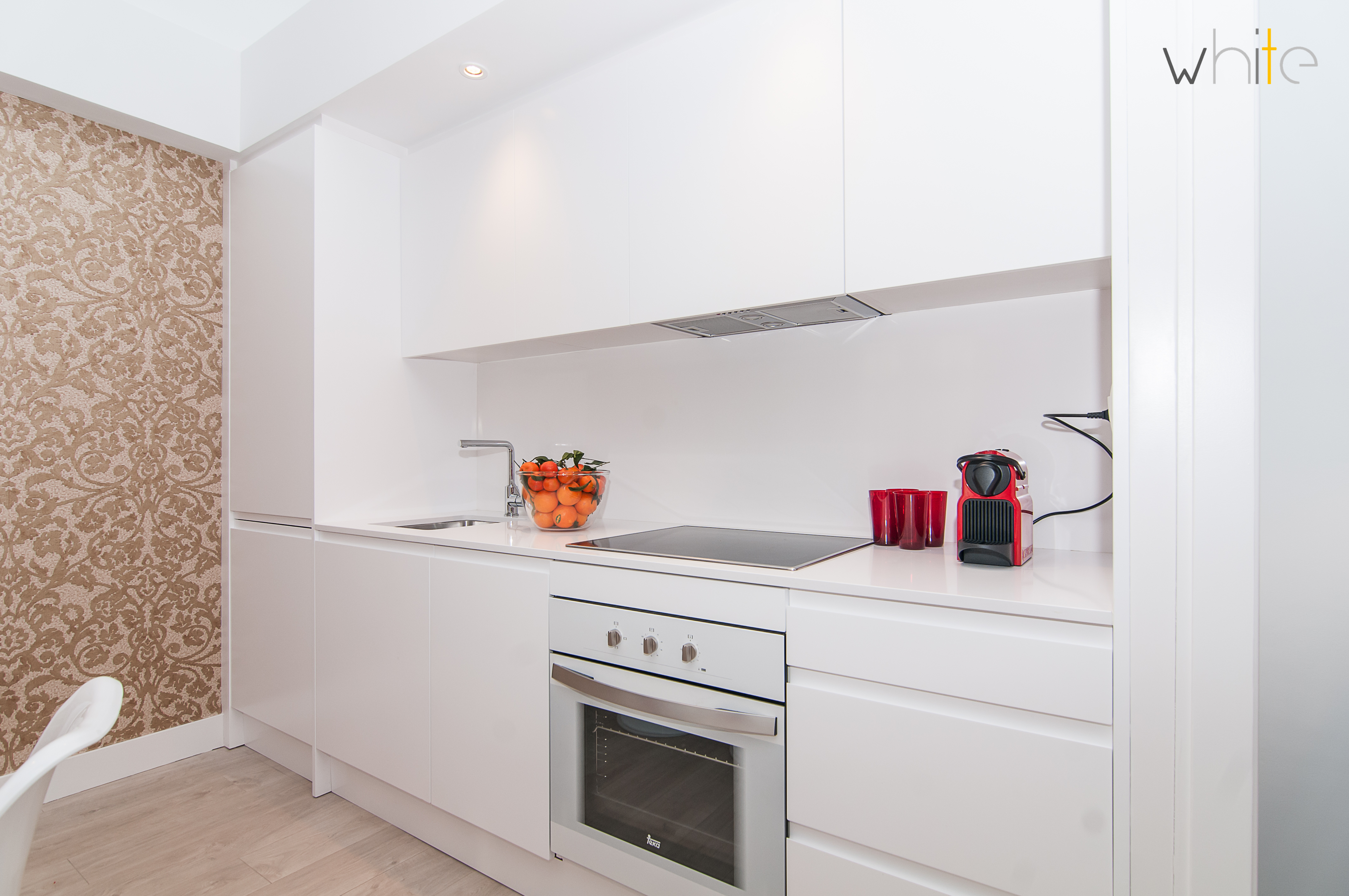 White gran via interiorismo pepenietostudio
